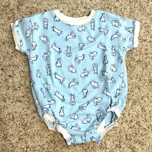 Cat&Jack Kids Unisex French Terry Bunny Print Onesie. Light Blue. Size: 18M.